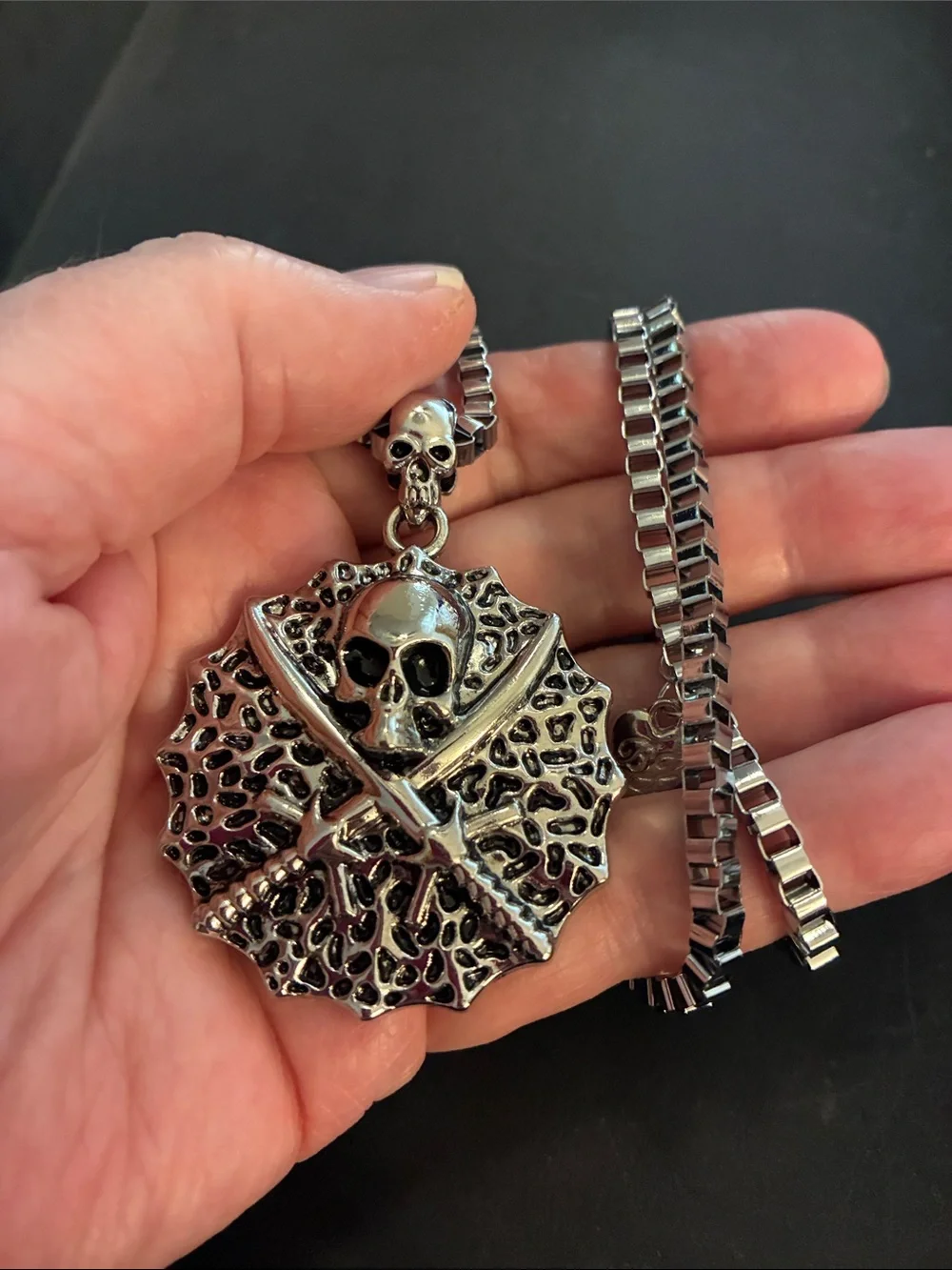 Men's Skull Crossed Swords Pendant Necklace. Skull On The Bale